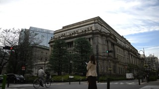 日本央行连续第二次会议维持利率不变，特朗普关税措施威胁其出口