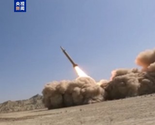 以总理：将报复胡塞武装及伊朗！伊朗公布新型弹道导弹，“萨德”系统也无法拦截