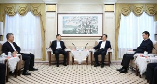 切实支持经济大省挑大梁  葛海蛟与江苏省委书记信长星举行工作会谈并在苏调研