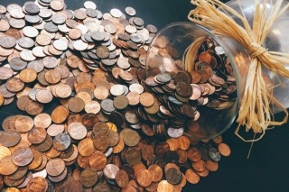 如何评估黄金铂金的市场行情？这些行情如何影响投资者的决策？