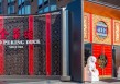利润暴跌43%，百年老字号全聚德的困局：卖烤鸭不如买理财？