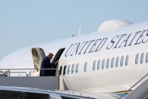 外媒：特朗普拟接受卡塔尔赠送豪华飞机当“空军一号”，引发两党争议，本人回应