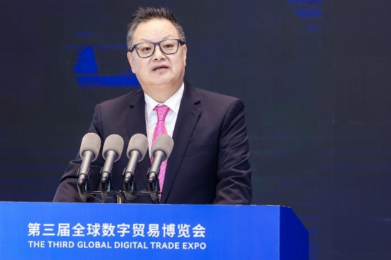 渣打李峰：金融应成为企业发展的加速器，而非阻碍其前行的绊脚石  第1张