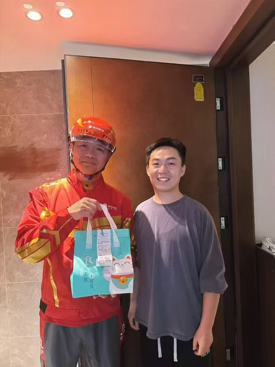 美团，紧急回应！刘强东，亲自送餐！  第3张